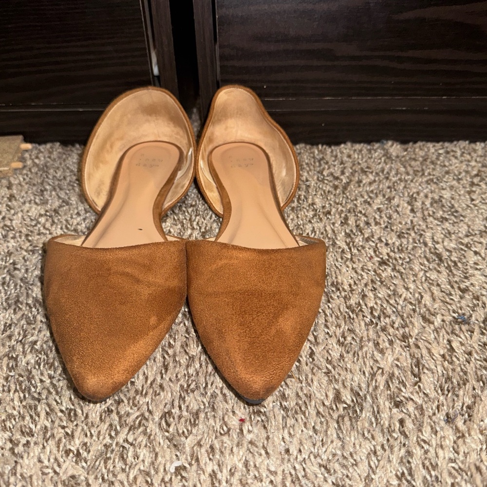 A New Day Tan Flats Sz 9